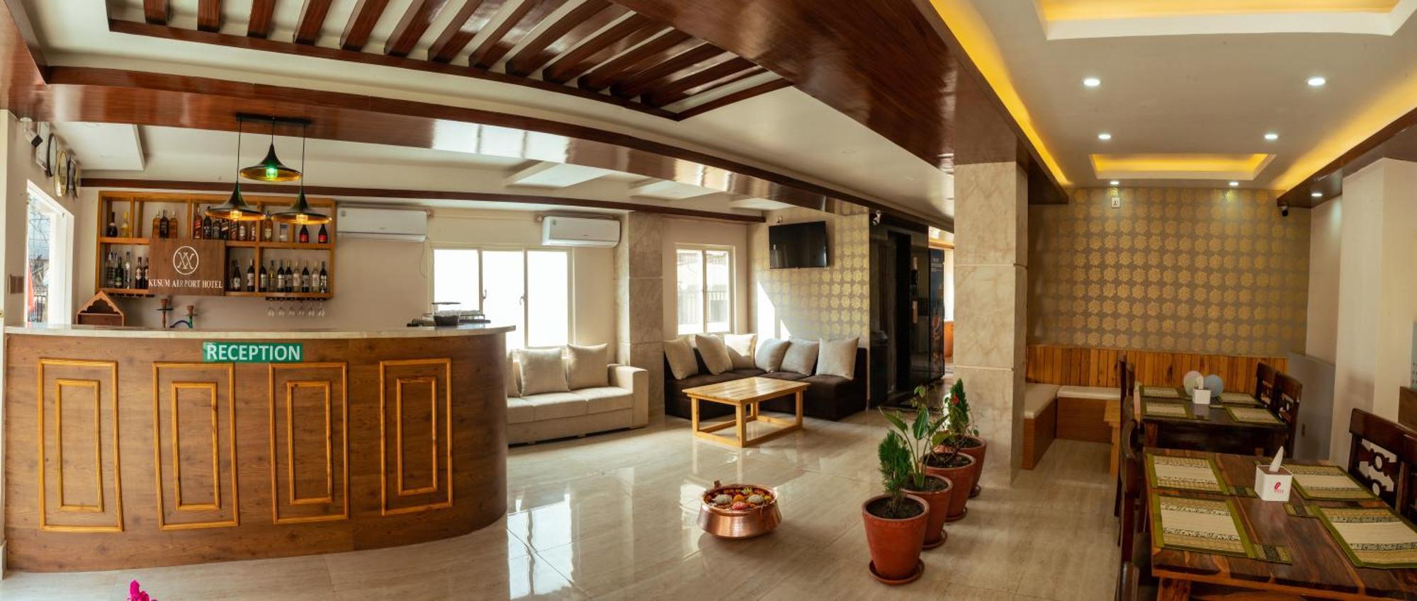 Kusum Airport Hotel Kathmandu Exterior foto